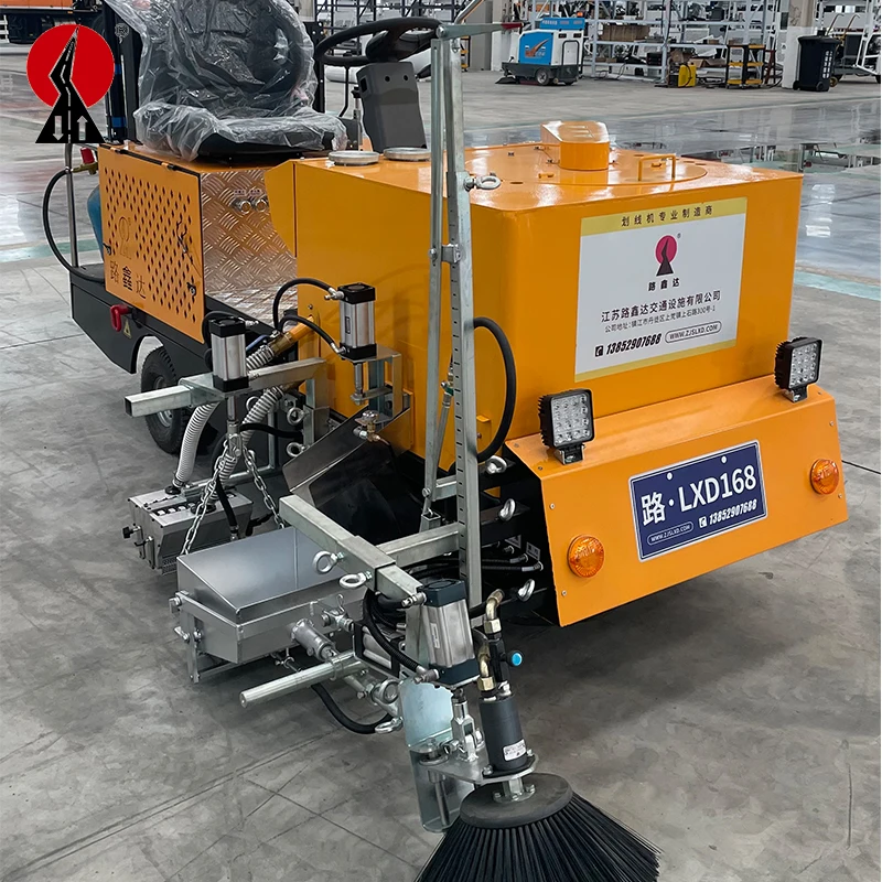 Многофункциональная термопластичная дорожная маркировочная машина среднего типа LXD