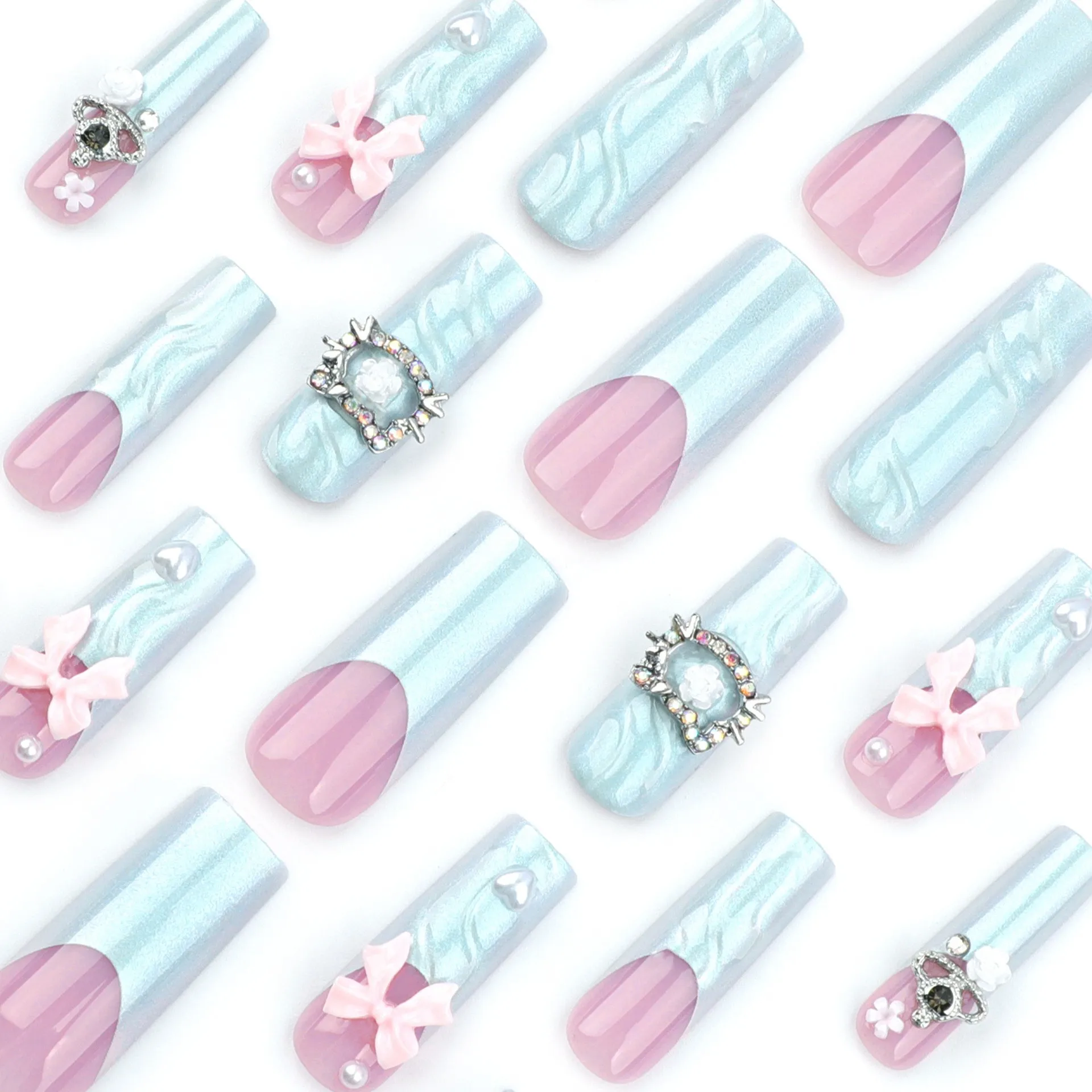 Fake Nails Avec Design 3D Crystal Mix Press on Nails With Diamonds Kawaii Pink Cartoon Resin Nail Art Decoration