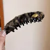 1296 Clip de plátano de felpa marrón