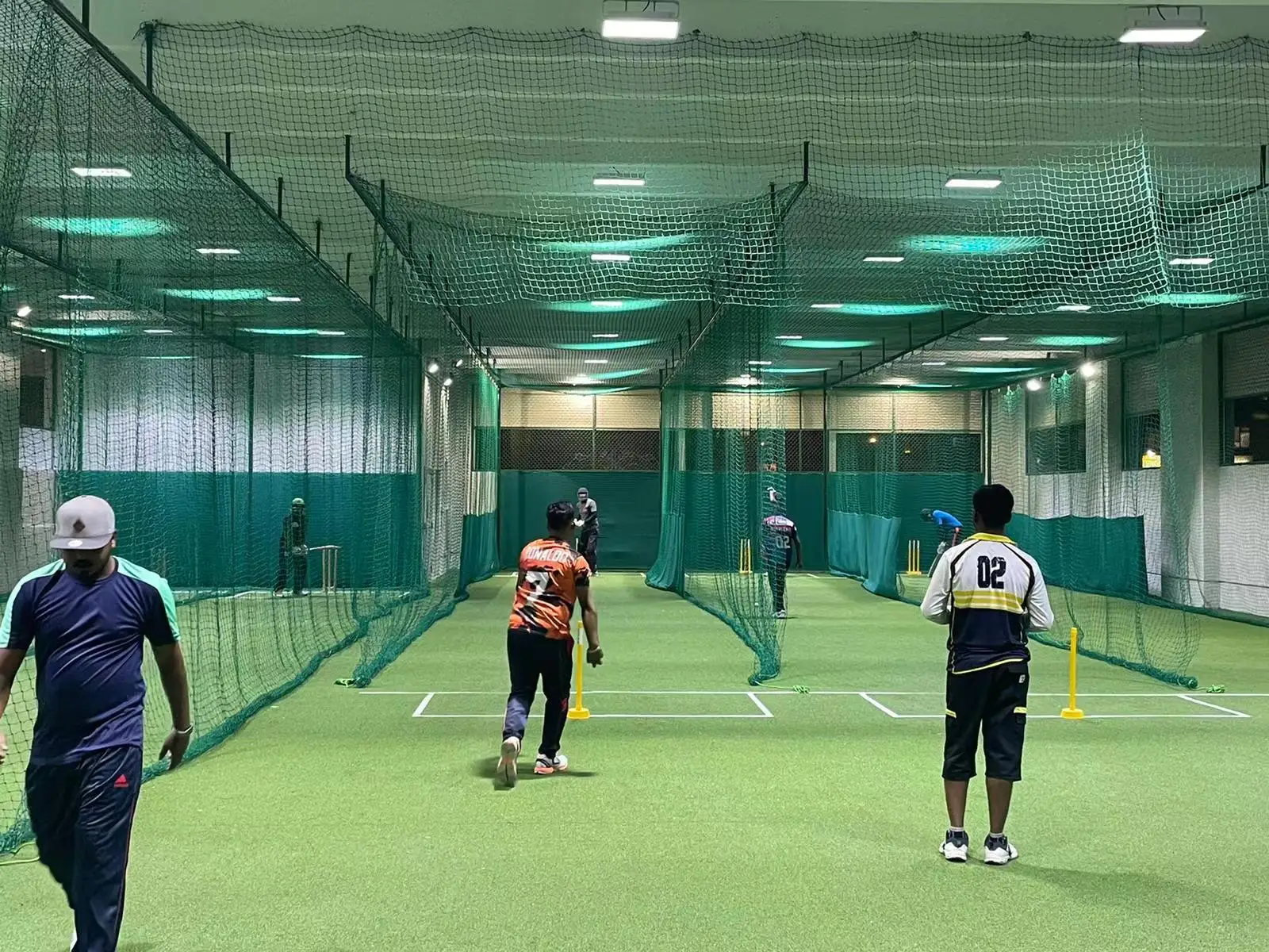 Artificial Cricket Wicket in Dubai Outfields and Wickets PE Material Artificial Grass for Cricket Pitch