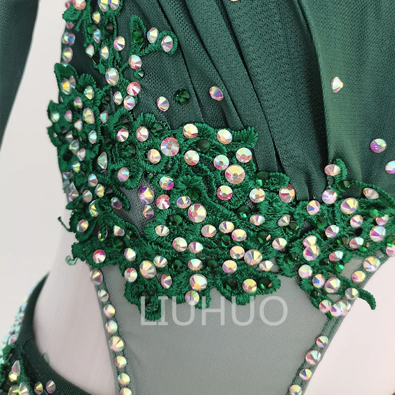 LIUHUO Emerald Green Rhinestone Two-Piece Dance Costume Asymmetric Crop Top  & Ruched Shorts Girls' Competition Outfit
