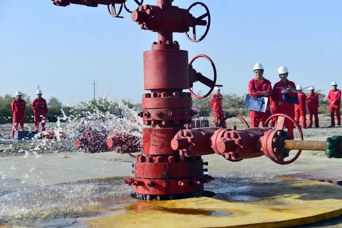 Стандартная газовая нефтяная скважина API 6A и Рождественская елка устья X-елка для нефтяной вышки в