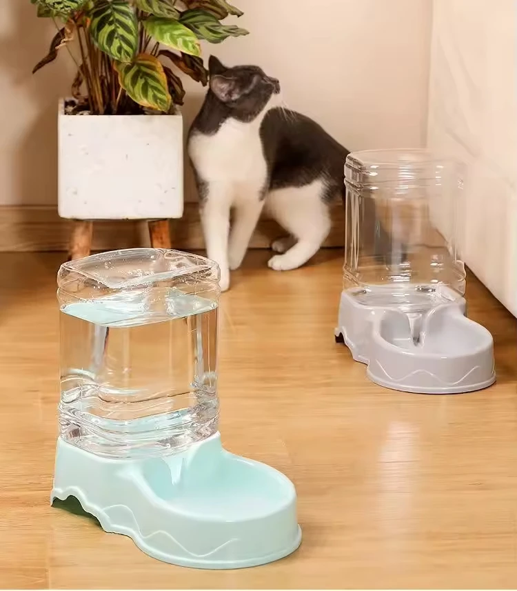 Customized Portable Pet Feeder Water Dispenser Set Automatic Cat Water Bowl for Convenient Use with Dog Cat Made of Plastic