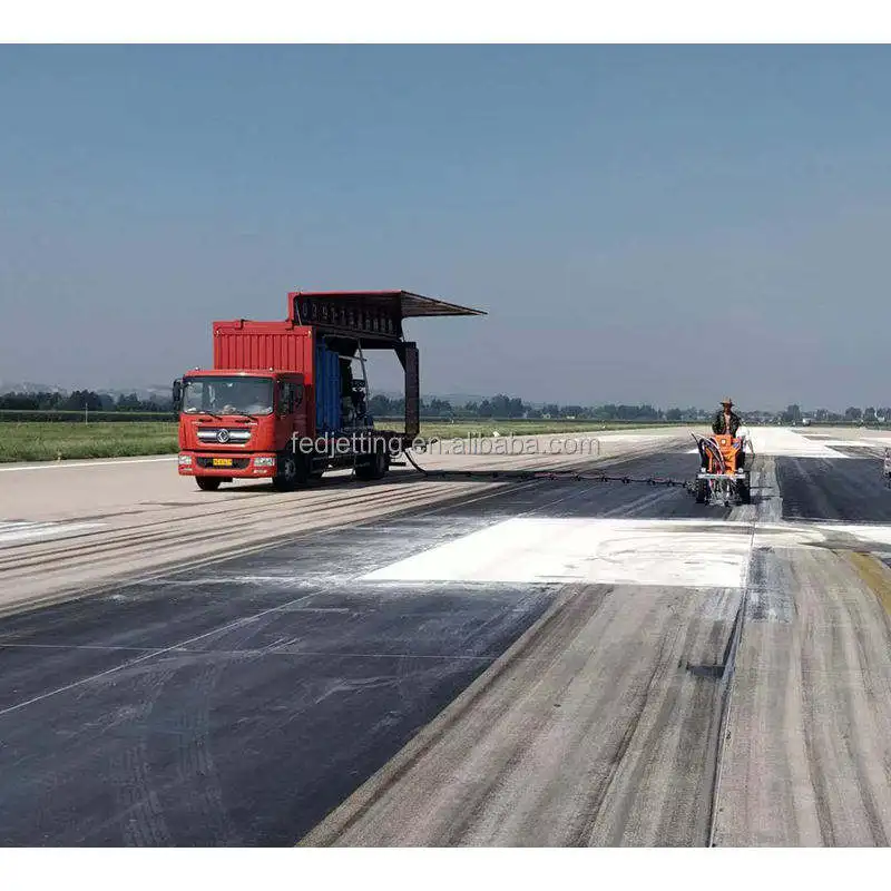 Easy to Operate Airport Runway Degumming Marking Removal 264kw 2800bar Hydro Jetting Machine 3500kg Hydro Blasting Machine
