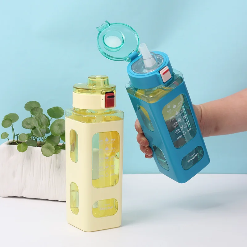 2022 New Arrival 700ML Motivational Square Water Bottle Cute Children Portable Water Bottle With Straw
