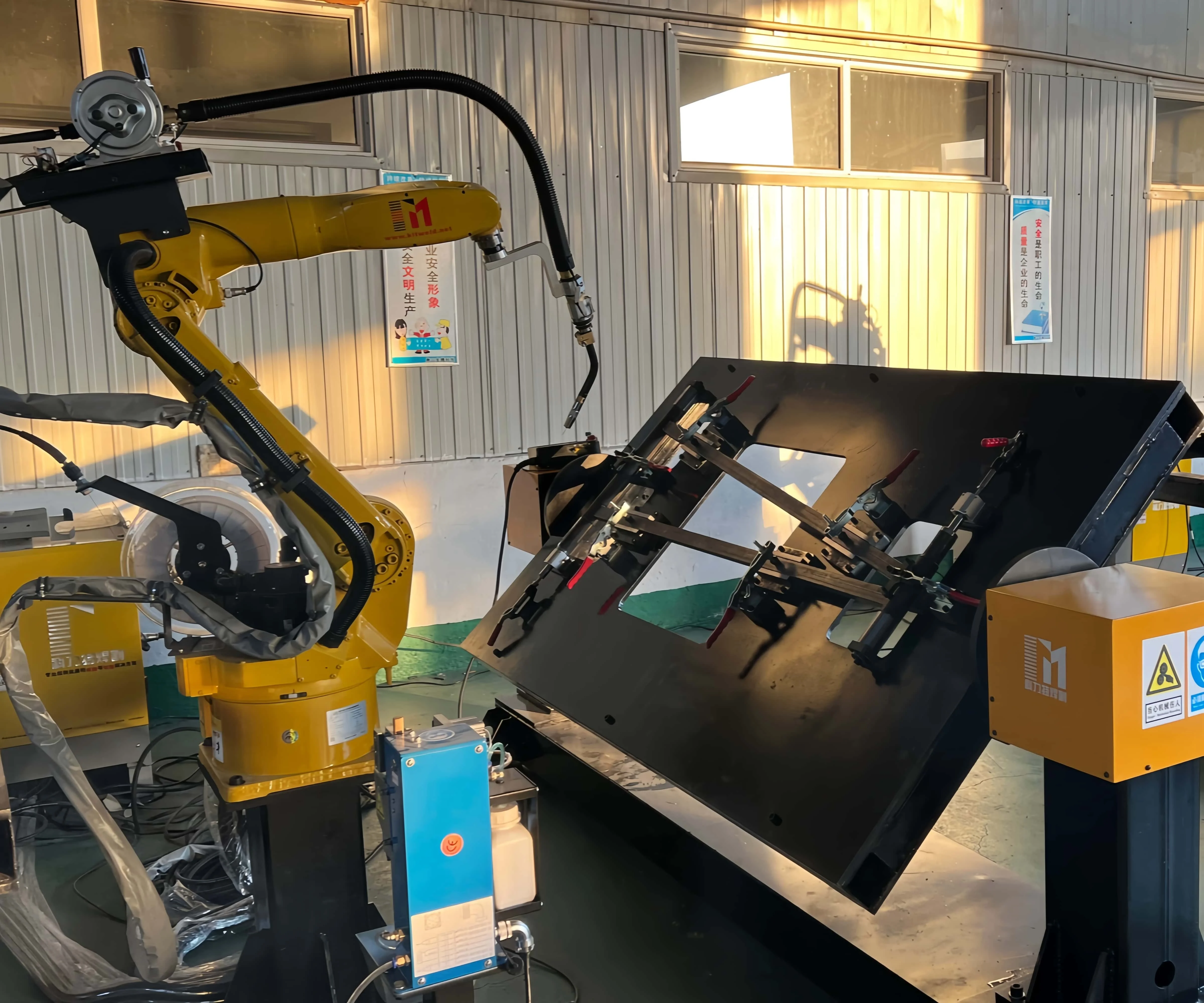 Double Station Welding Robot Workstation Axis CO2 MIG MAG TIG