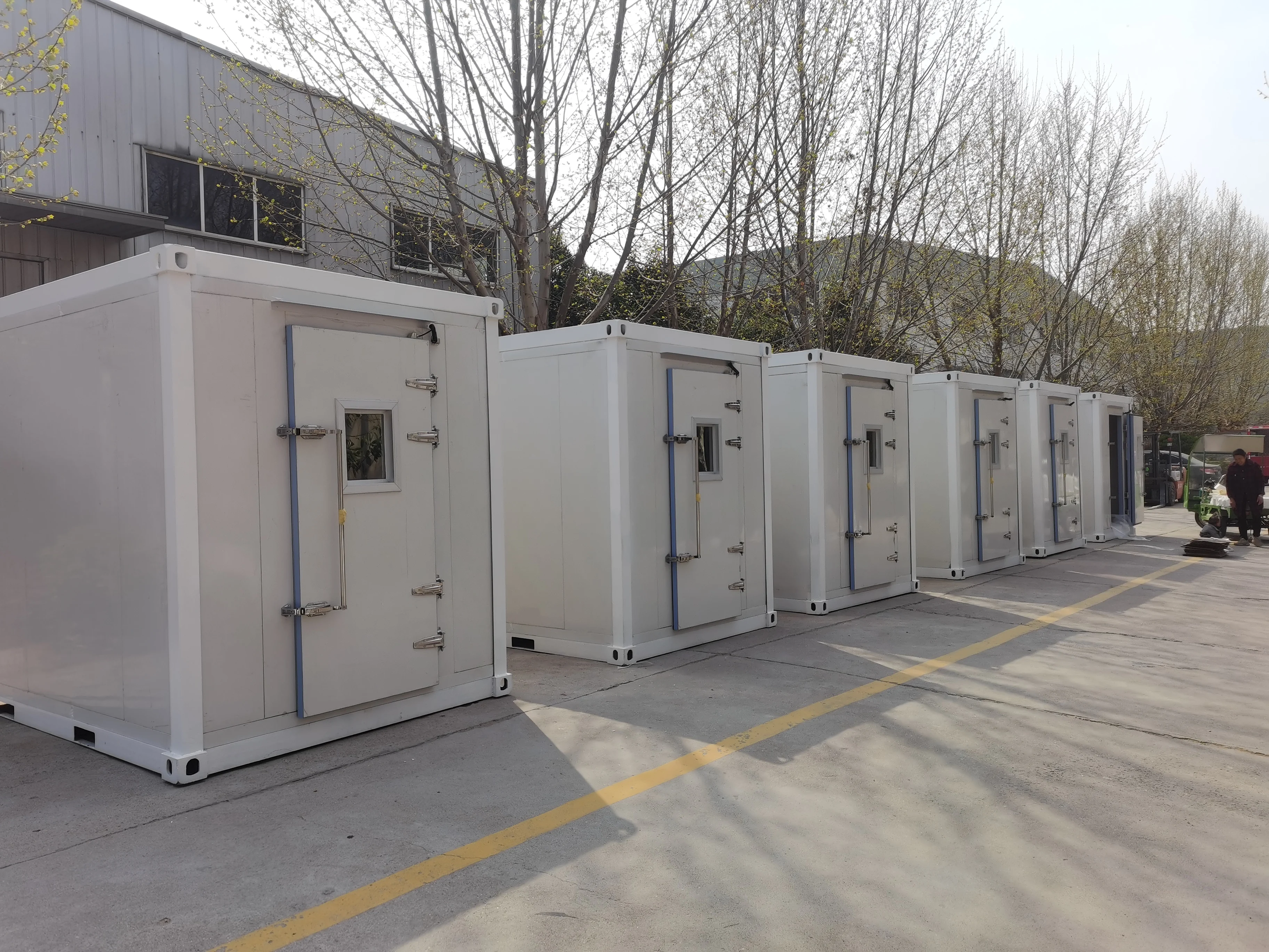 Portable Cold Room Storage Reefer Container From China Factory with Forklift  for  Frozen Food Storage