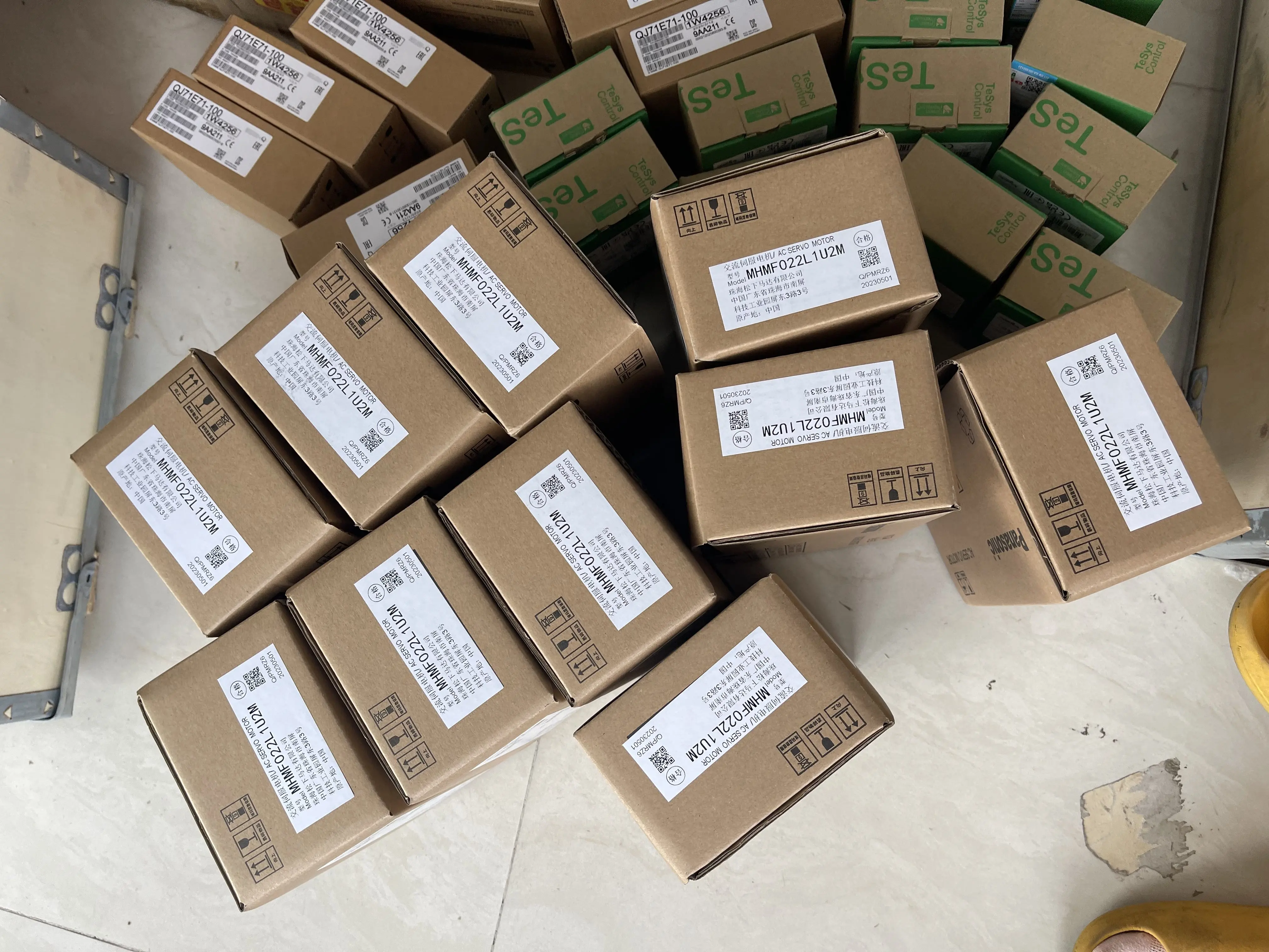 Panasonic AC Servo Motor MHMF022L1U2M Panasonic AC Servo Motor MHMF022L1U2M