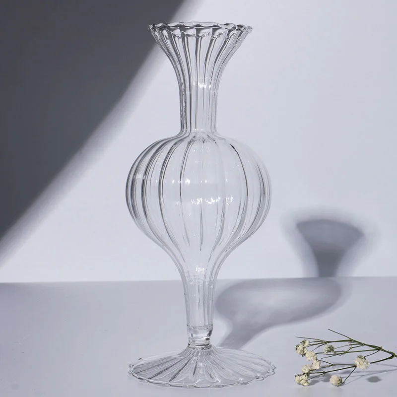 Minimalist Retro Handblown PC Glass Vase Irregular Shaped Transparent Striped for Wedding or Home Wall Decoration