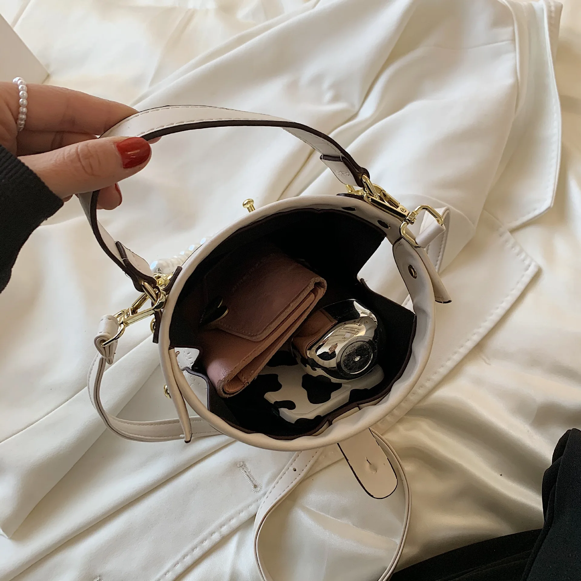 亚马逊热卖迷你女士婚礼手袋手机小手袋斜挎包带珍珠 Buy 小手提包斜挎包配珍珠 迷你女性婚礼手拿包手机包 亚马逊热销迷你妇女手拿包