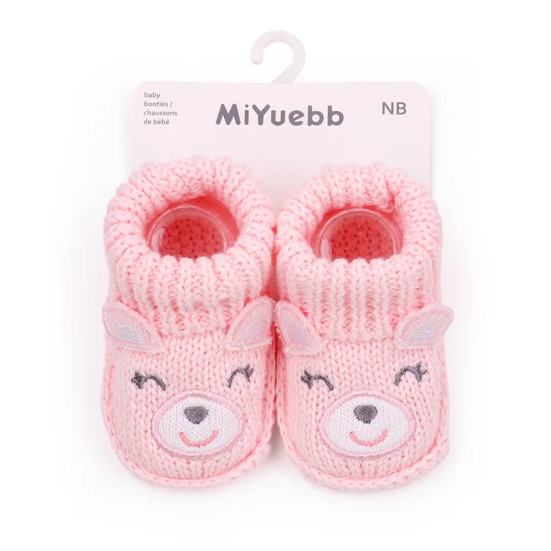 New Arrival Casual Soft-Sole Wool Crochet Socks Newborn Baby Shoes with Hanger Card Packing factory
