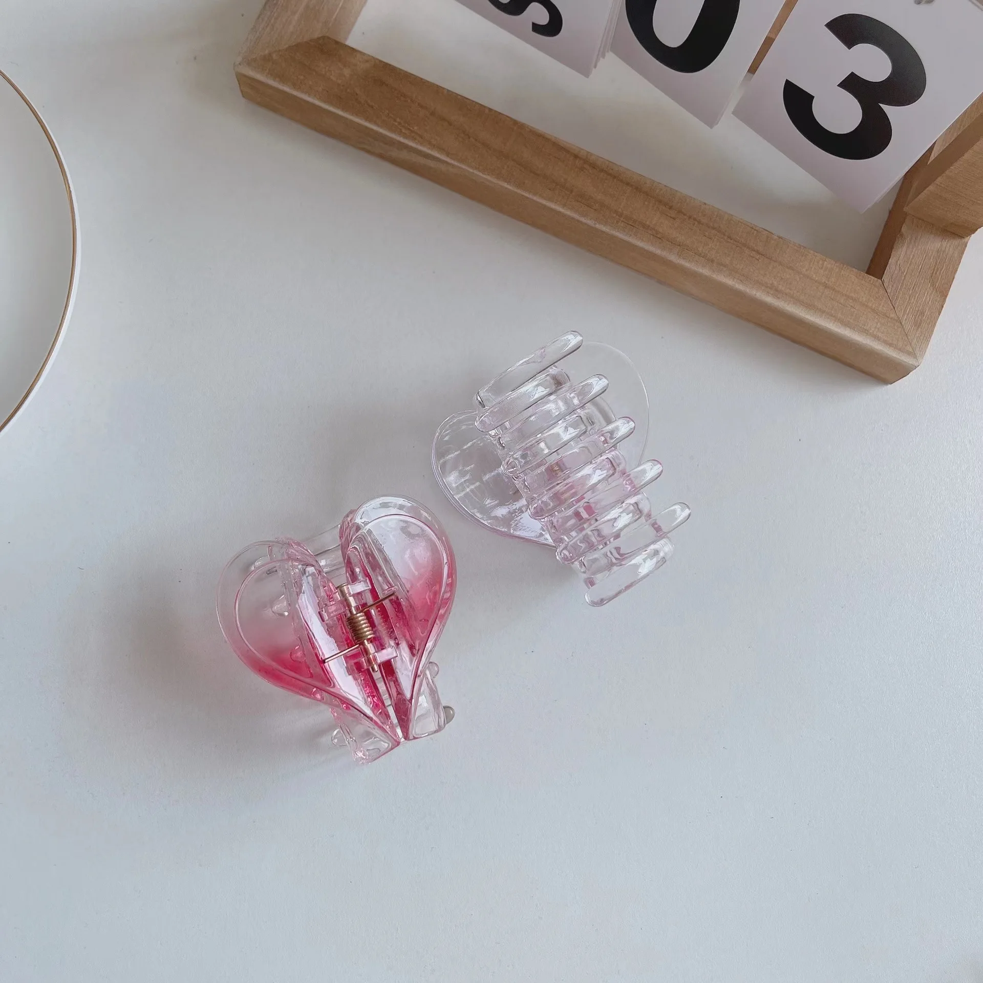 Заколки для волос в форме сердца зажимы для волос для женщин и девочек акриловые Когти для волос аксессуары для укладки волос