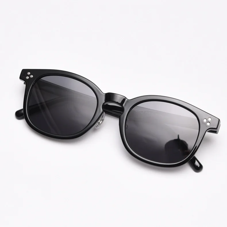 T7120 Light Weight Fashion TR90 Sunglasses Polarized Shades for