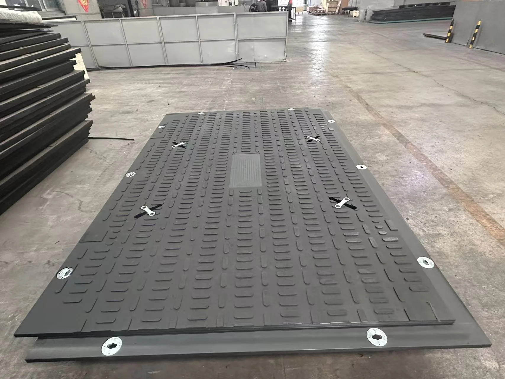 Heavy Duty Composite Overlapped Durabase Interlocking Overlapping Access Rig Mat Temporary Road Mats