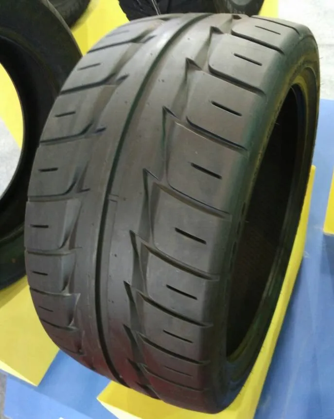18インチ　レーシングハート　ドリケツ プロフェッショナル レーシングカー用セミスリックドリフトタイヤ 215