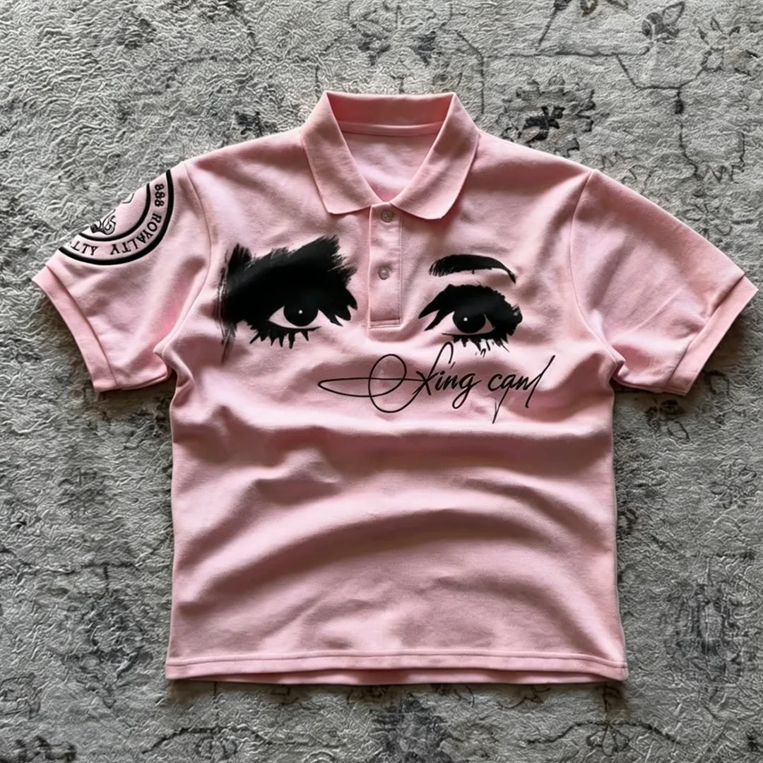 Premium bomuld American Vintage V-hals polo med korte ærmer, raglan streetwear-top, tilpasset strass og silkeskærmbtryk til mænd