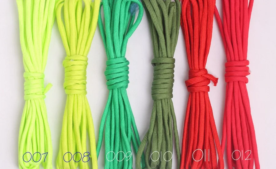 Custom Paracord Carabiner Keychain For Camping And Hiking_voghion.com