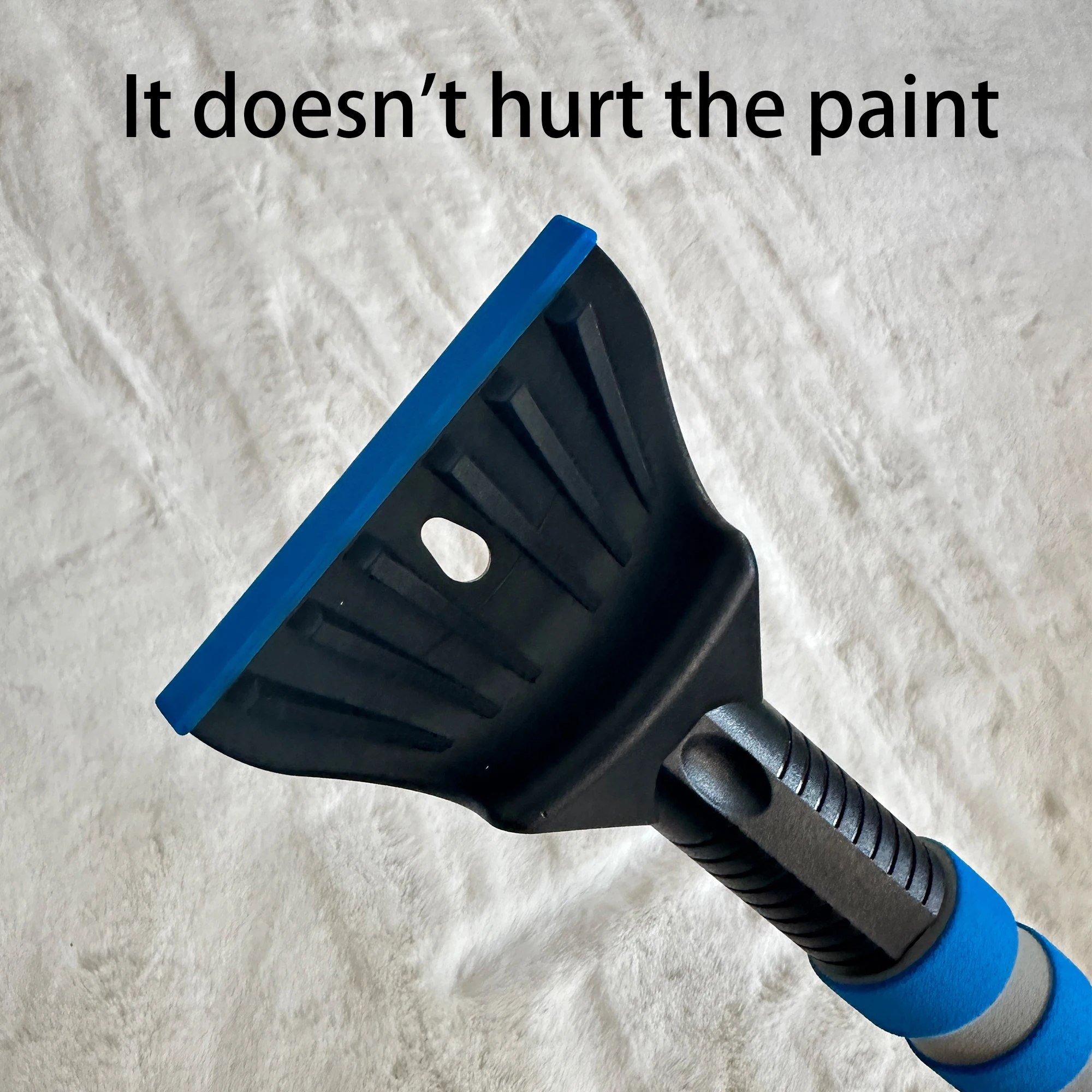 Телескопическая щетка для уборки снега