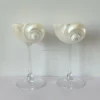 Concha blanca con tallo de cristal