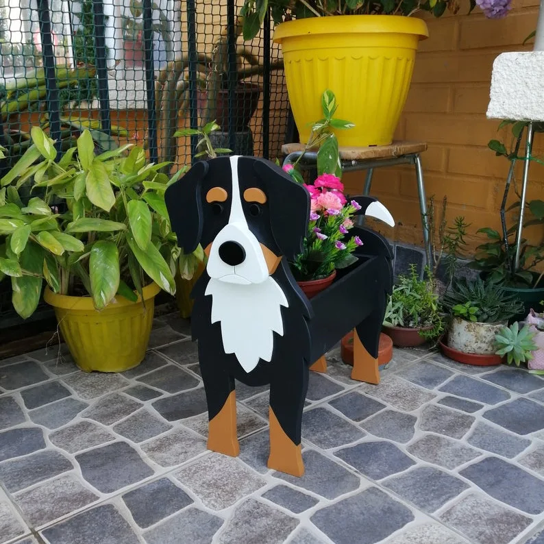 Popular PVC Dog Planter and Flower Pot Holder Garden Home Decorations Wooden Animal Planter for Outdoor Use