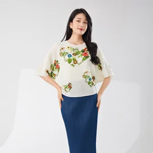 High Quality Pleated Women's Pleated Elegant T-shirt Elastic Printed Bat Sleeve Top Retro Design Ladies Short Sleeve Top