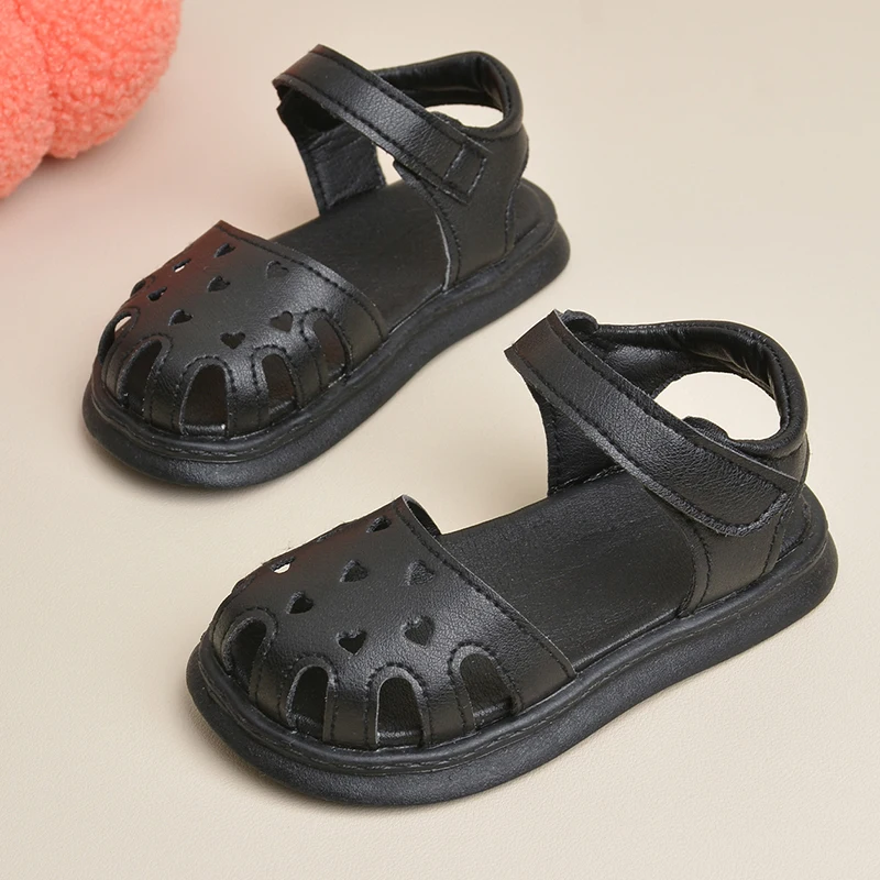 Хит продаж, Летние черные бежевые пляжные сандалии на плоской подошве для маленьких детей, открытые блестящие сандалии для вечеринок