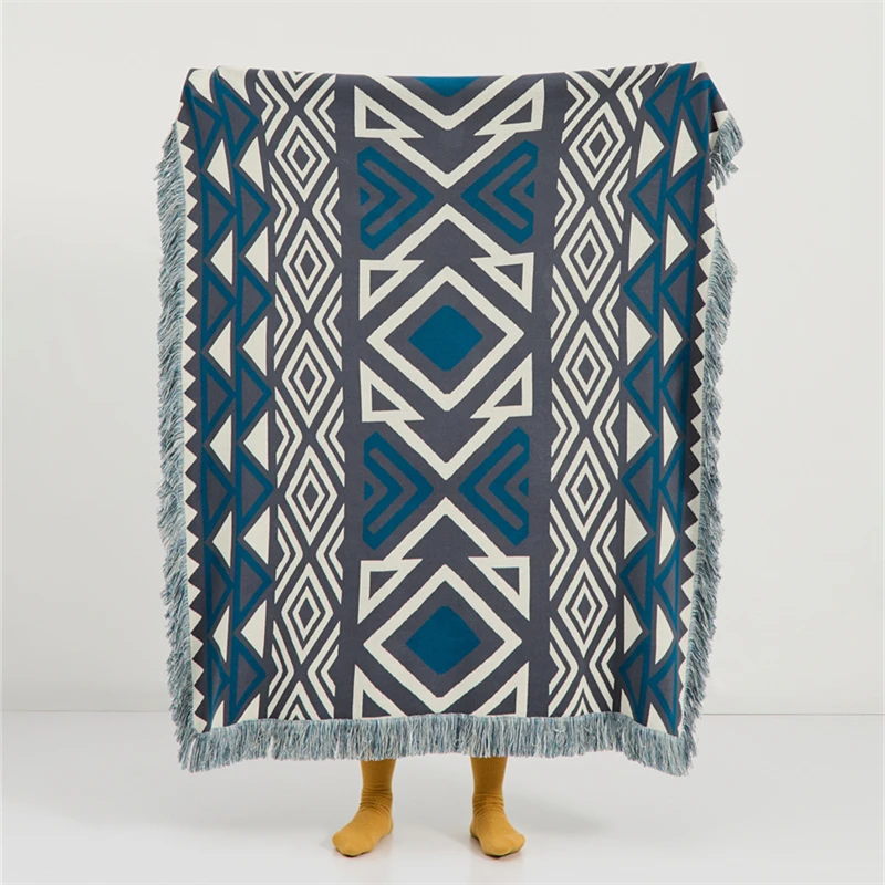 Luxury 100% cotton  Geometric Jacquard Knitted Throw Blanket For Home Decoration And Travel OEKO-TEXWith Tassels  LNS factory