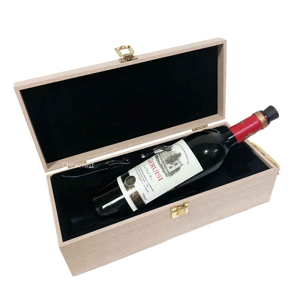 Luxurious personalised wine case with engraved glasses