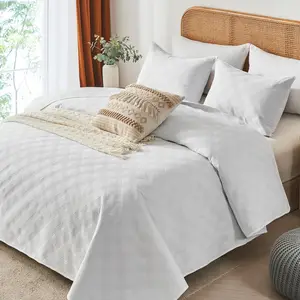 Beautiful  Ultrasonic Embossing Quilted Embroidery Bedspread  Designer Bedspread Home Goods Bedspread Bed Quilt