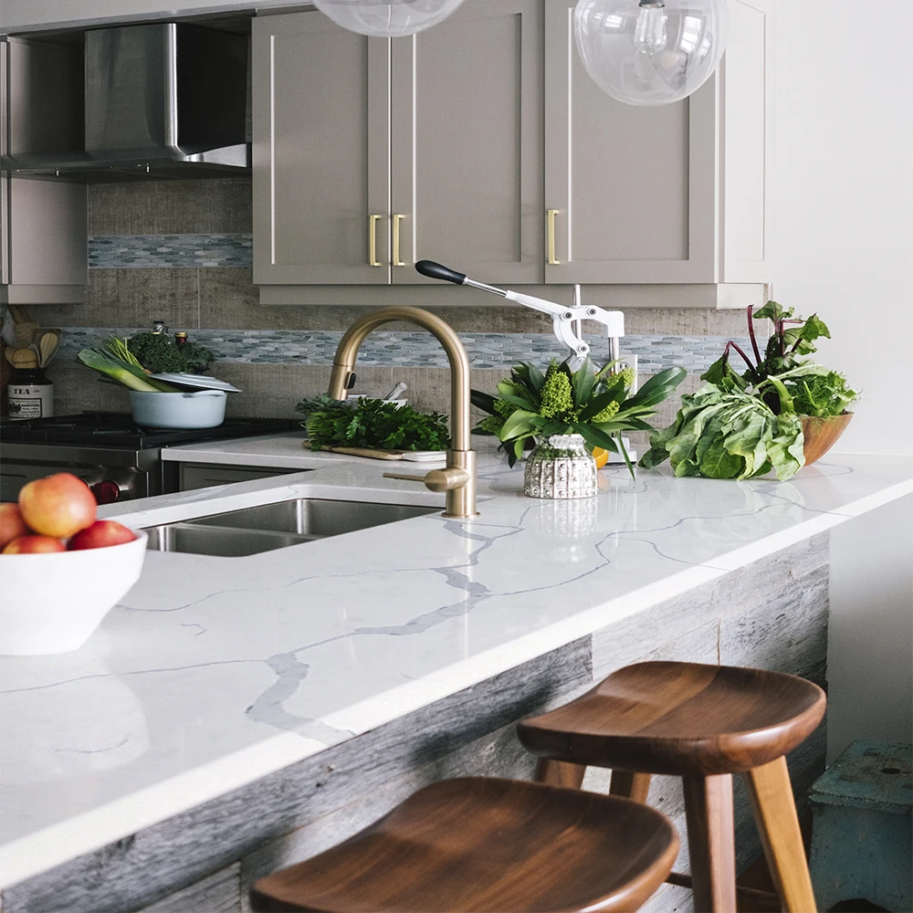 Grey Vein Artificial Quartz Slab Vanity Top Kitchen Island Quartz Stone  Countertop
