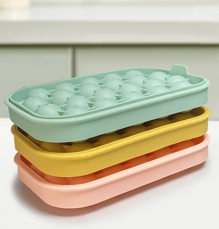 Set 2 Vaschette Per Ghiaccio In Silicone Con Coperchio E Pinza - 15 Cubetti Cadauna, Impilabili, Per Whisky E Cocktail, 18.7x11.8x3 Cm - 3