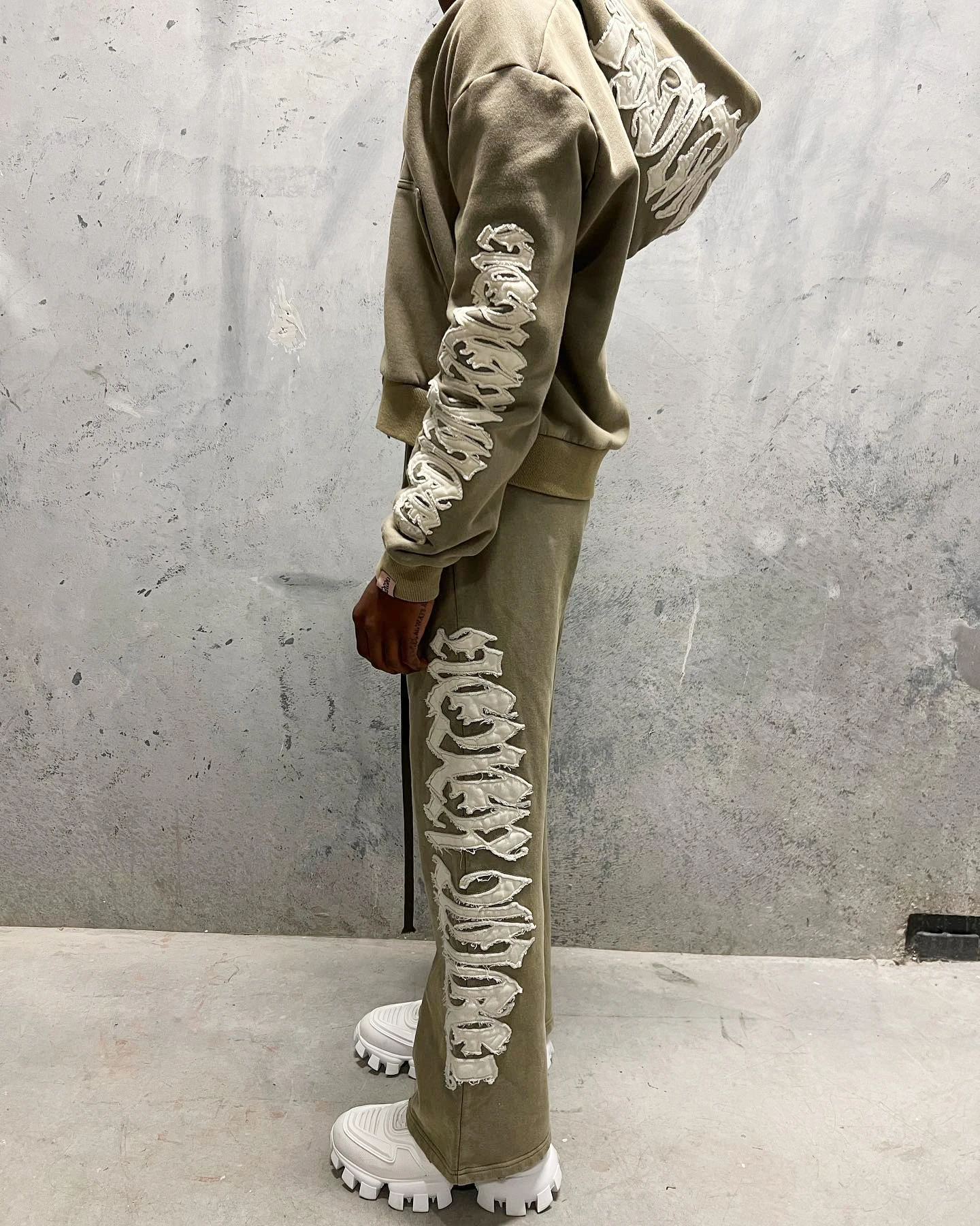 Chinese Clothing Manufacturers Custom Premium Embroidery Logo Mens 400