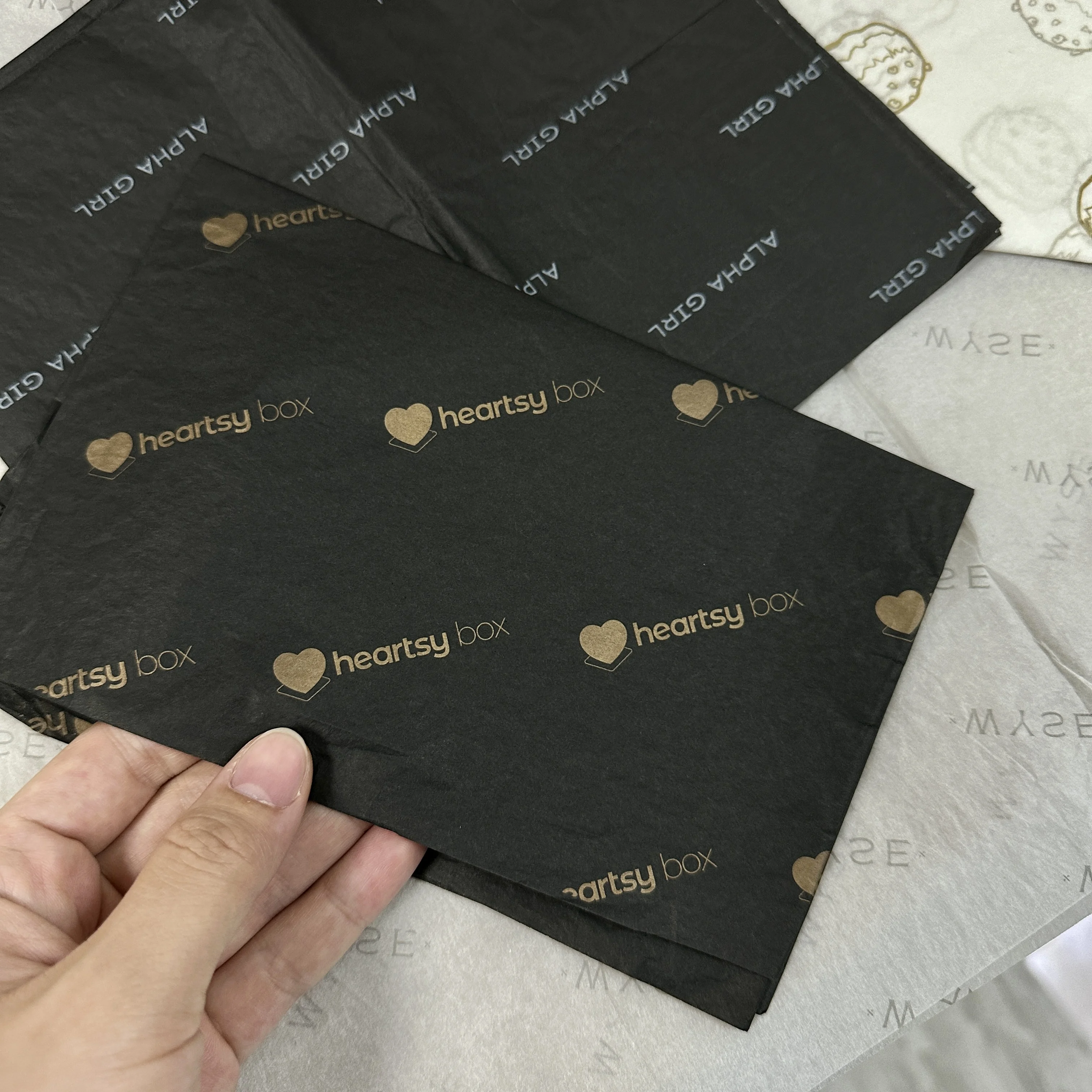 17gsm Printed logo Custom Packaging Paper Shoes Clothes Wine Gift Wrapping Paper Roll Custom Tissue Paper for Box Packaging