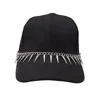 Chaîne de chapeau à rivets à pointes