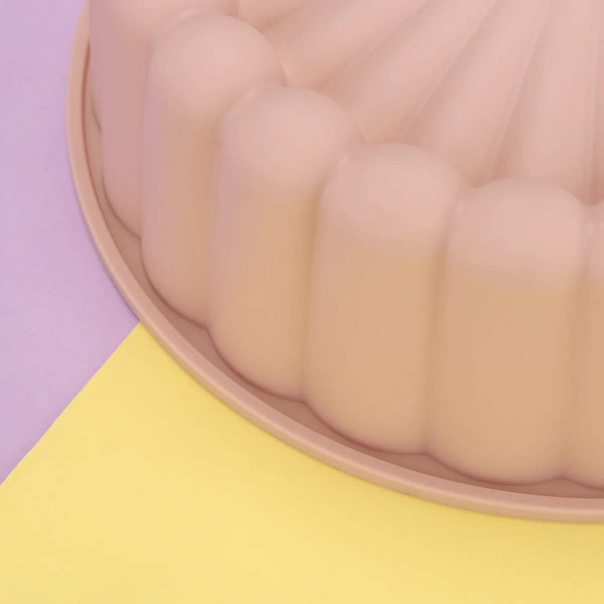 High-Temperature Resistance Home Lace Design Circular Silicone Cake Mold Easy Demold Baking Tool manufacture