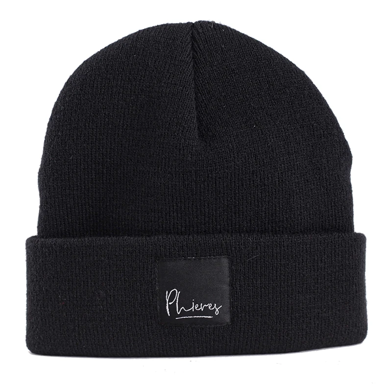 Вязаная шапка из шерсти