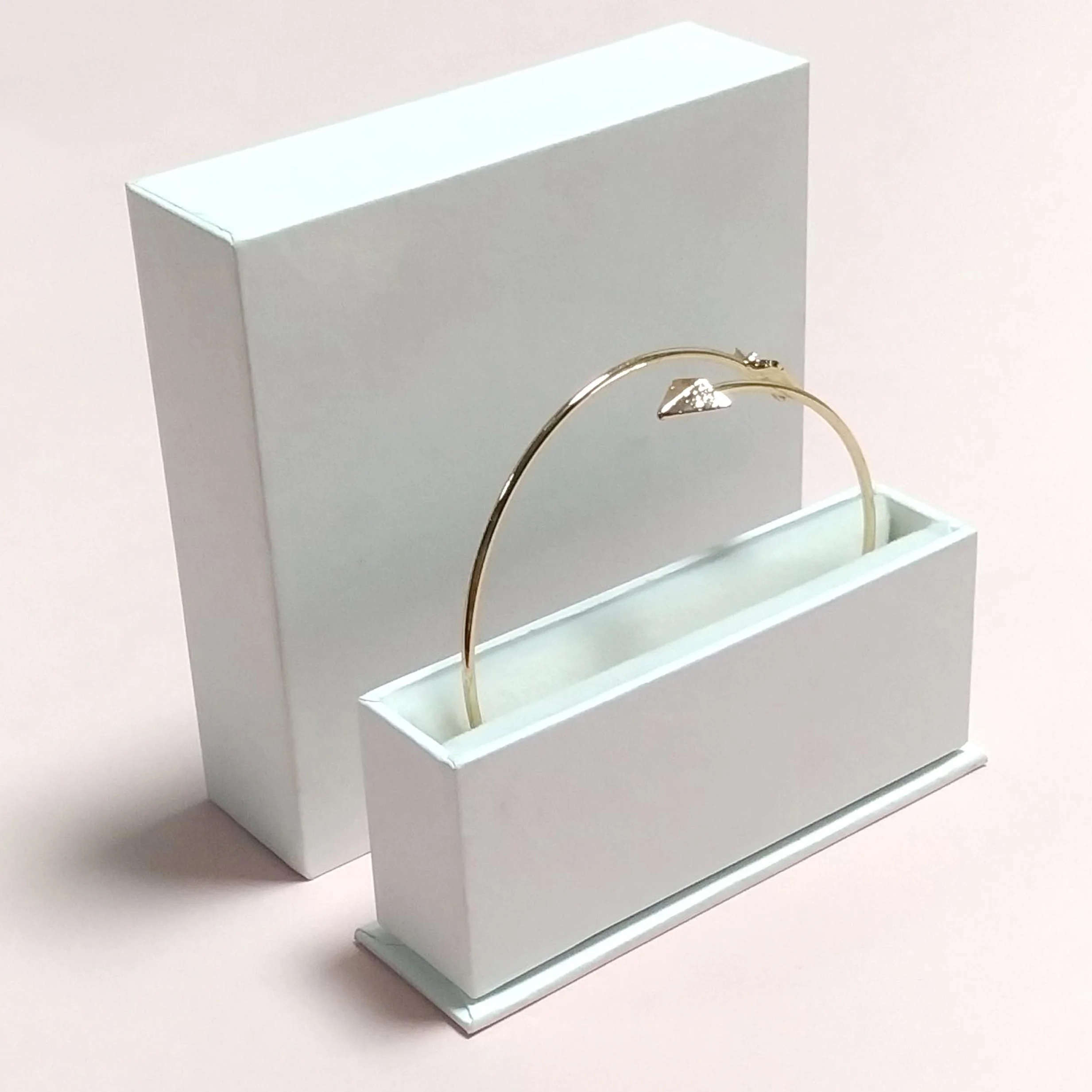 ROGOOD Original Design Slim Metal Bracelet Use High Grade Rigid Bangle Gift Box Unique Display Bracelet Packaging Box P1301