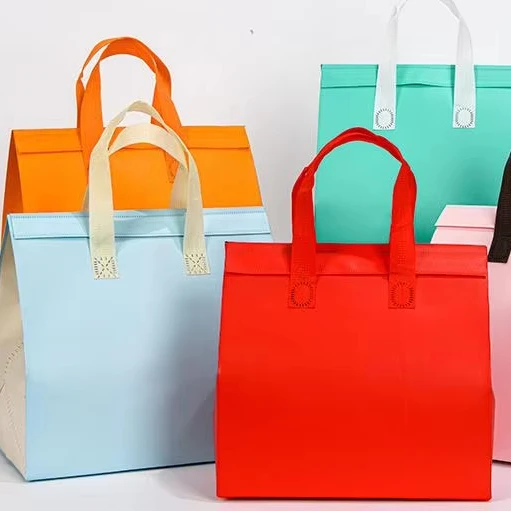 Customized Non-Woven Takeout Insulated Bags Aluminum Foil Lunch Boxes and Handbags for Coffee Supermarket Catering Packaging