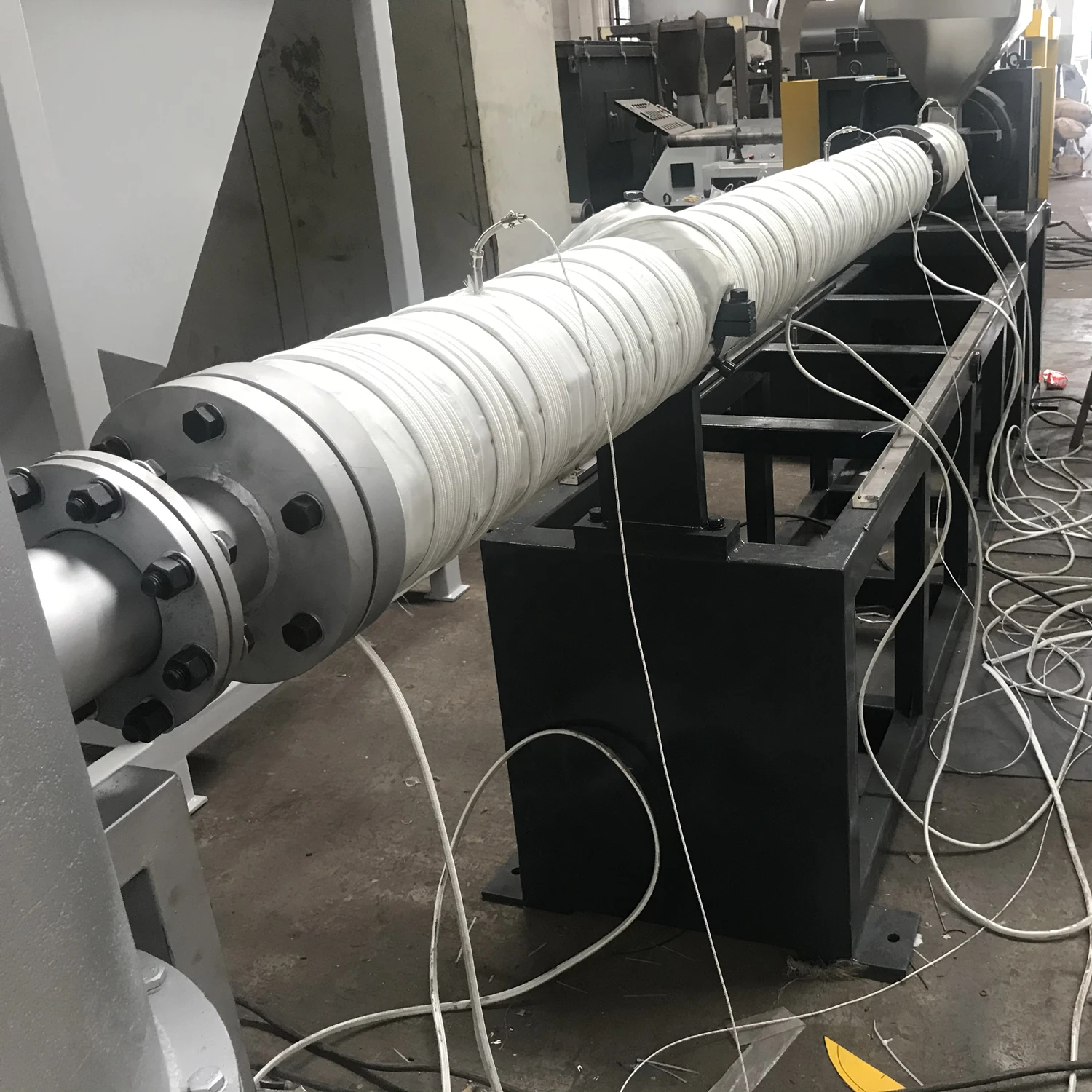 PE Flake Making Machine for PE Wax Machine Cracking  Extruding Process