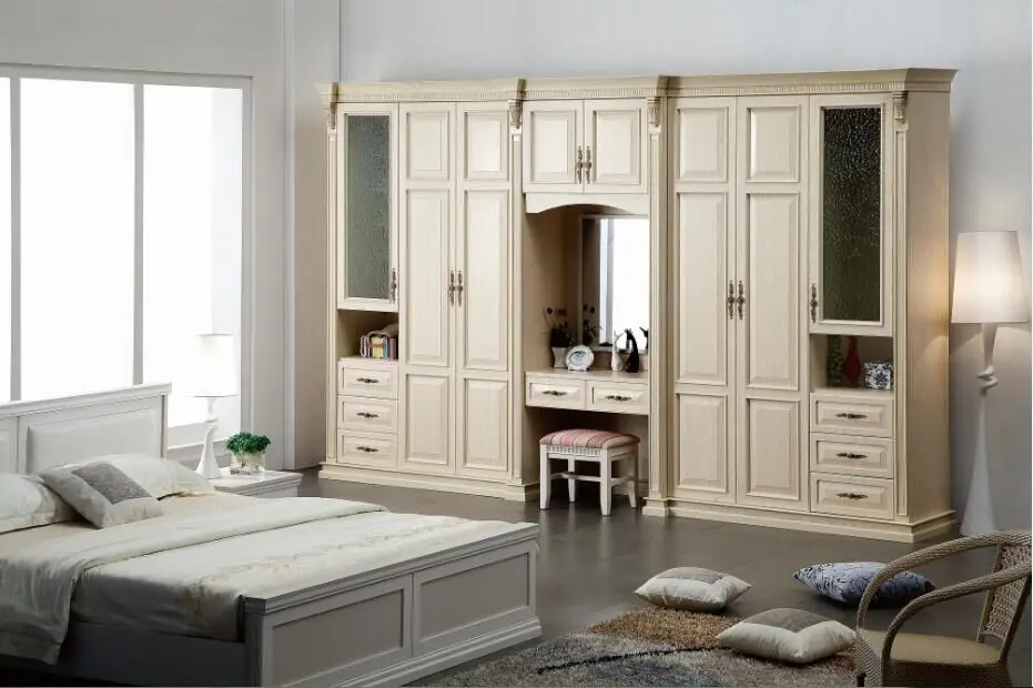 Customized Malaysia Steel Wardrobe Almirah With Modern Pooja Room