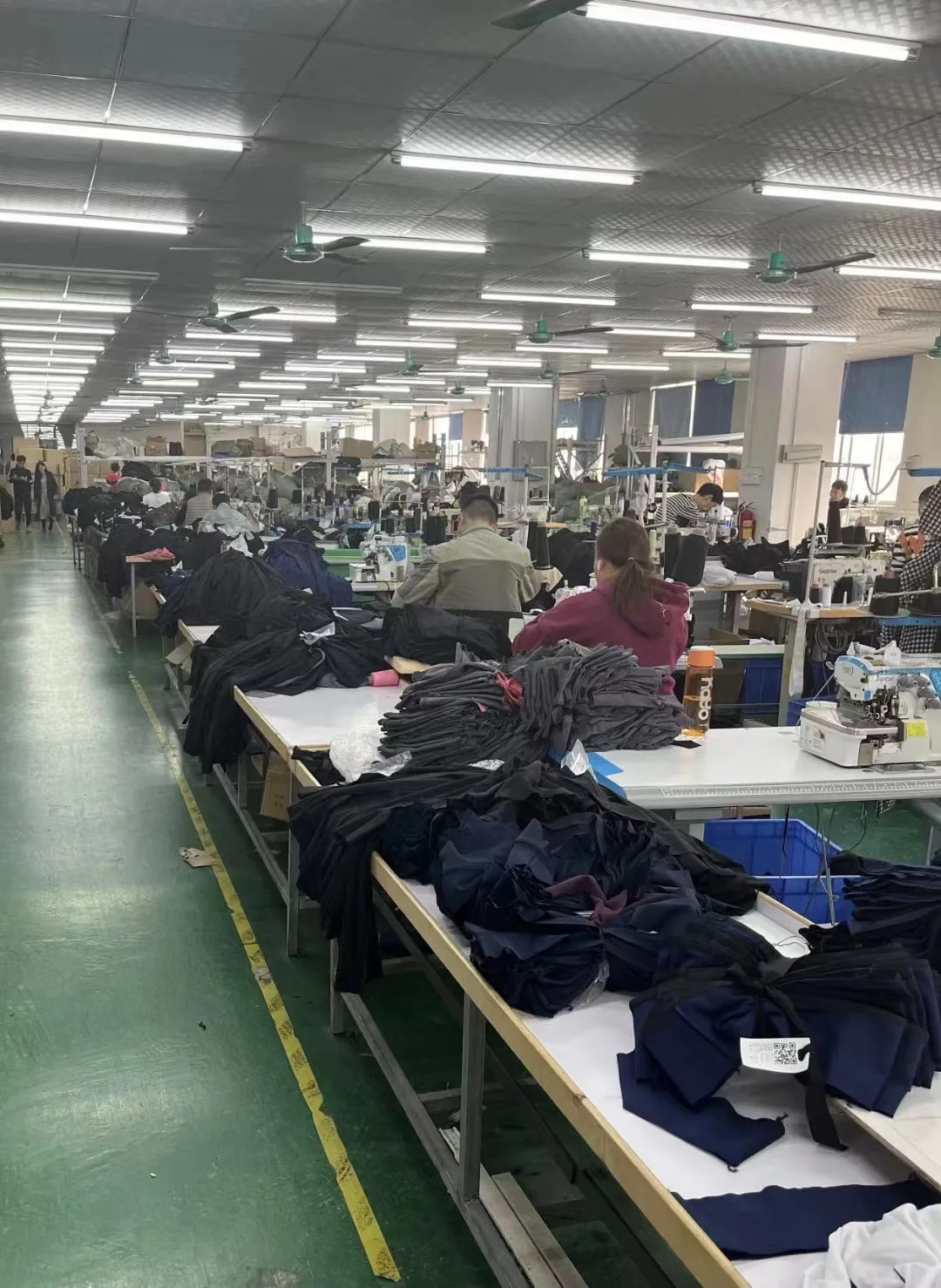 Guangzhou Tianhe District Chaorong Garment Factory 3