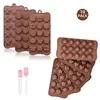Ensemble de 10 pièces : pinceau, pipette et moule à chocolat.
