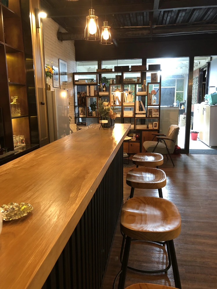 Retro Industrial Style Solid Wood Bar Counter Restaurant And Cafe