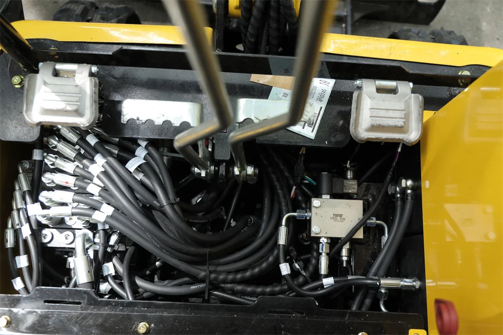 Mini Excavator with 3.5 Ton Capacity Epa Engine Motor Pump Core ...