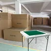 Tavolo pieghevole con carta domino quadrata