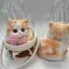 20724-Golden Chinchilla Cat Squishy
