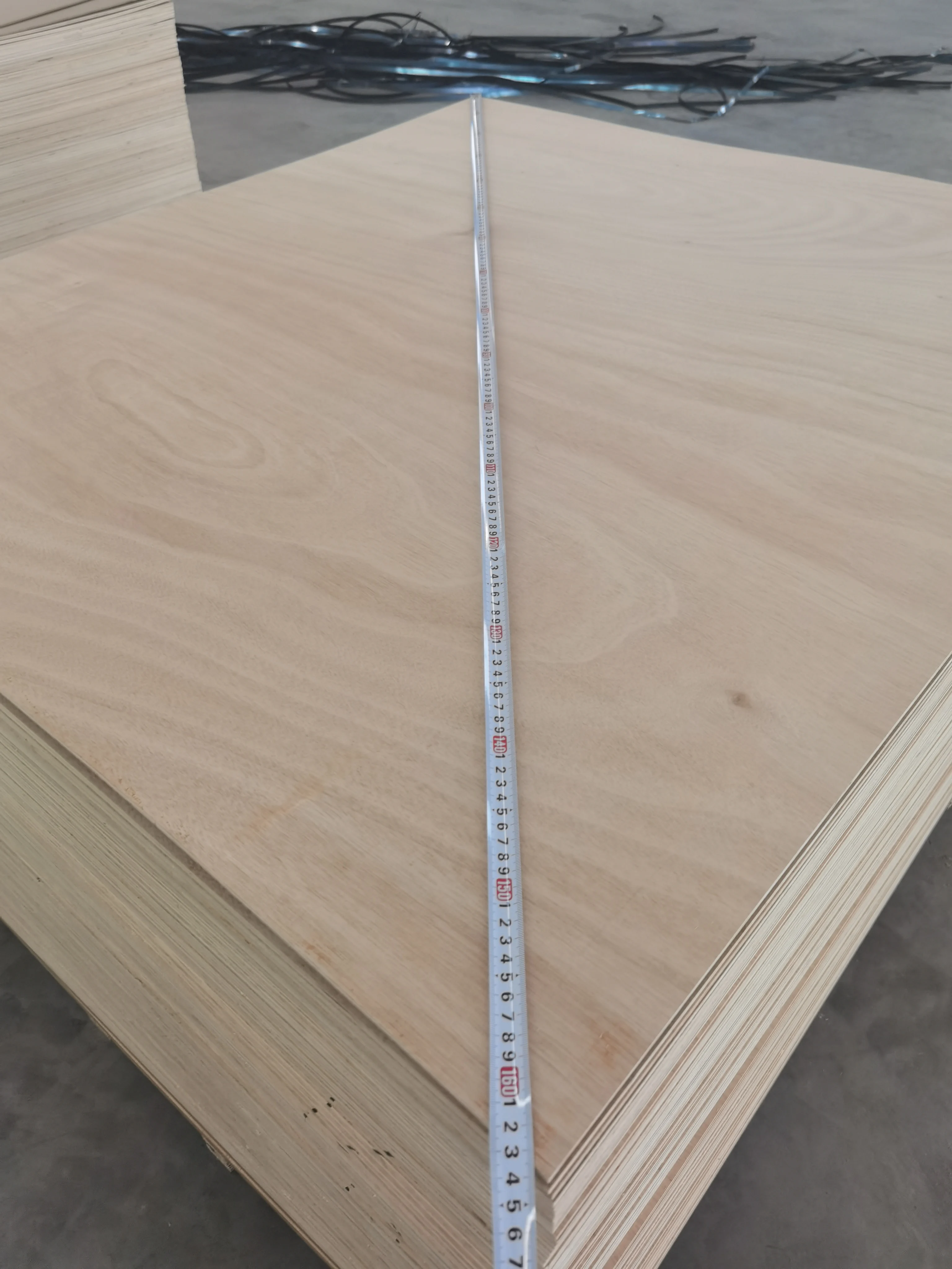 Made in China with High Quality Triplay Okume 3mm Plywood 1220* X