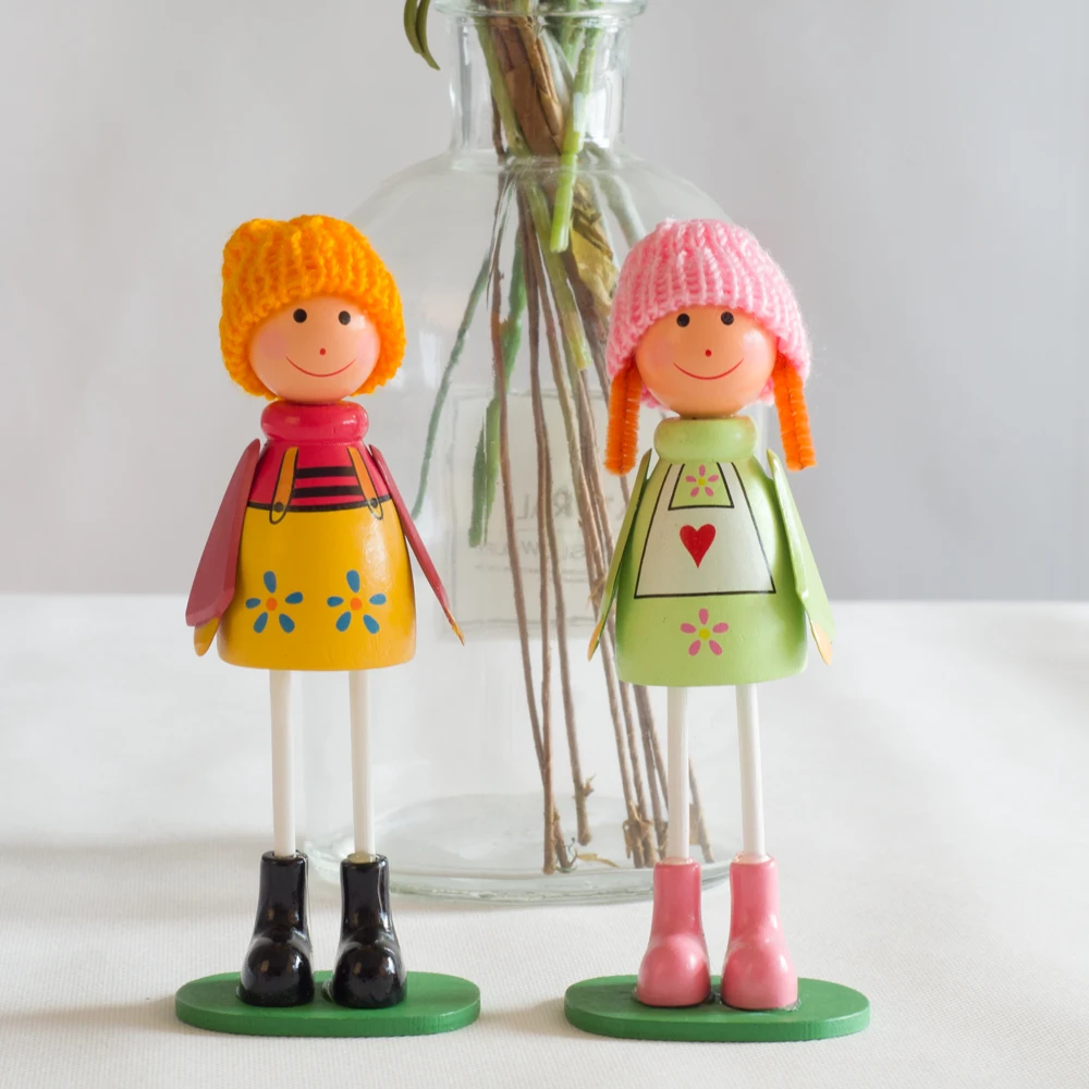 Милая семейная деревянная кукла с четырьмя подставками для девочек