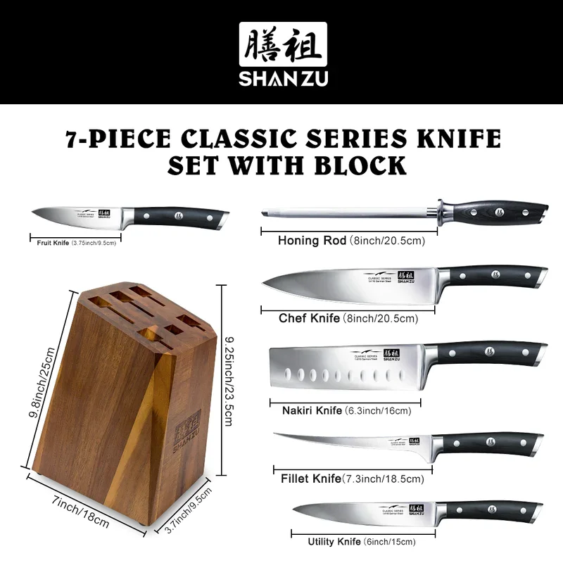 Coltello Della Mano Della Cucina Con Una Maniglia Fatta Di Legno, Di