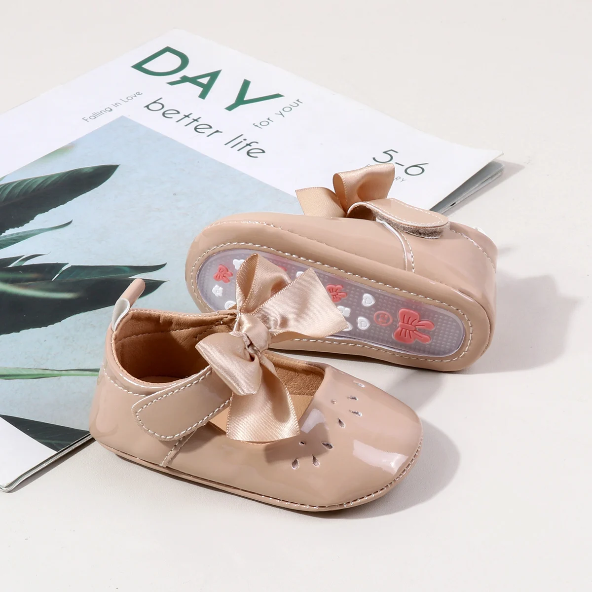 Big Bowknot Design Bling Cloth Material Soft Sole Princess Newborn Infant Bbay Shoes for Girls manufacture